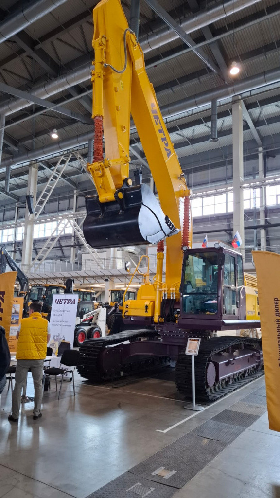 выставка «А8 МАШИНЫ РОССИИ»