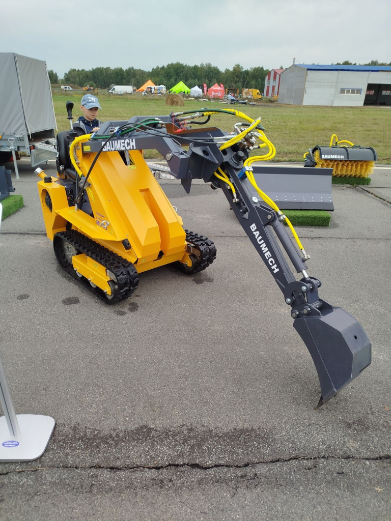 Выставка «СпецМашЭкспо»